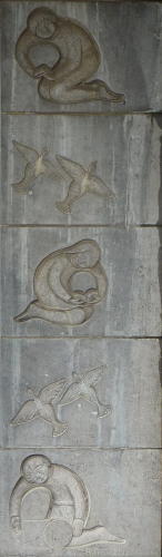 Relief droit, entrée de l'école du Chant d'Oiseau par Paul Boedts