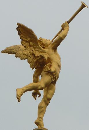 Renommée par Victor Rousseau